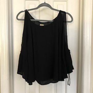 Medium Black Hollister Cold Shoulder Top